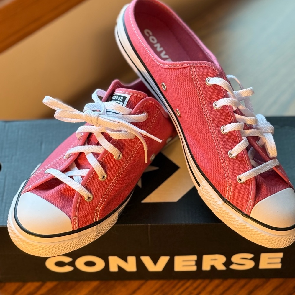Converse Womens Canvas Mule Slip-on Sneakers in Pink